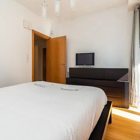 Апартаменты Balcony And River Walks In Parque Das Nacoes *